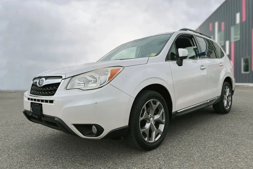 2015 Subaru Forester 2.5i Touring photo 1