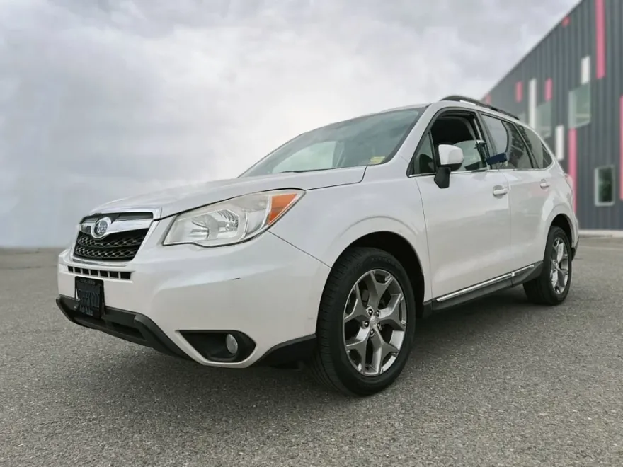 2015 Subaru Forester 2.5i Touring photo 1