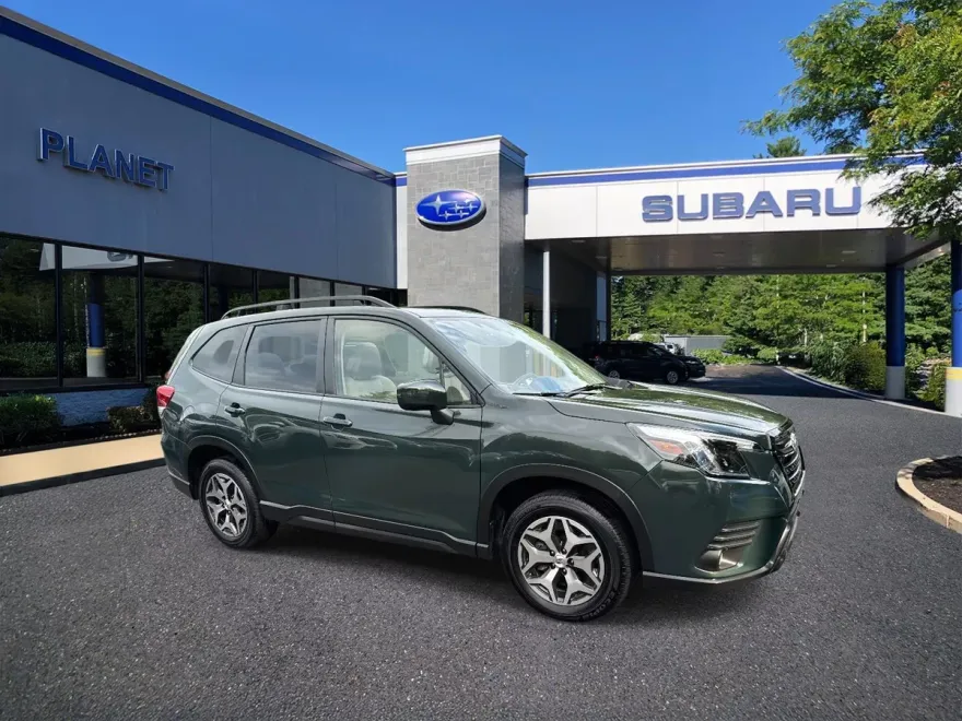 2023 Subaru Forester Premium photo 1