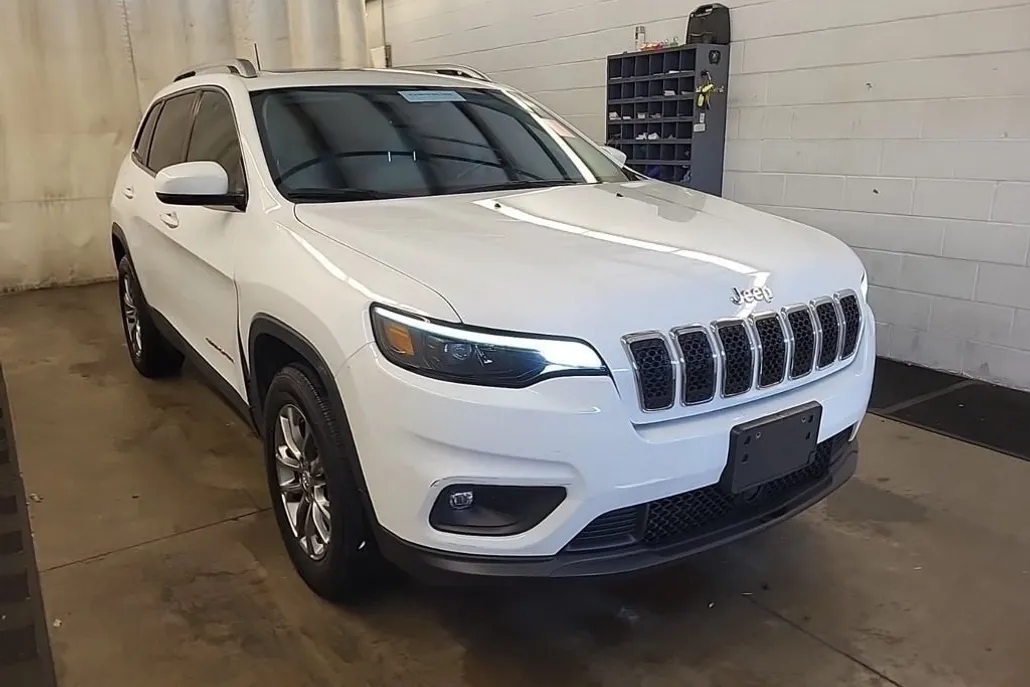 2021 Jeep Cherokee Latitude Lux photo 1