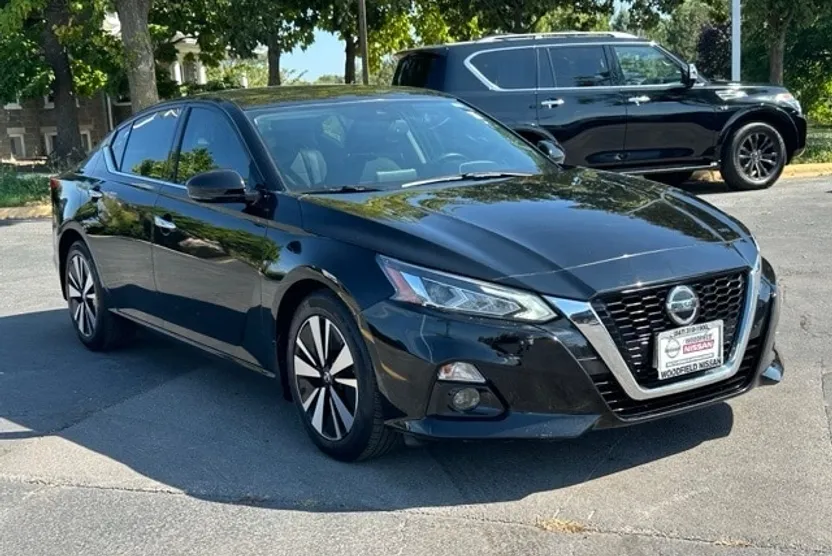 2020 Nissan Altima 2.5 SV photo 1