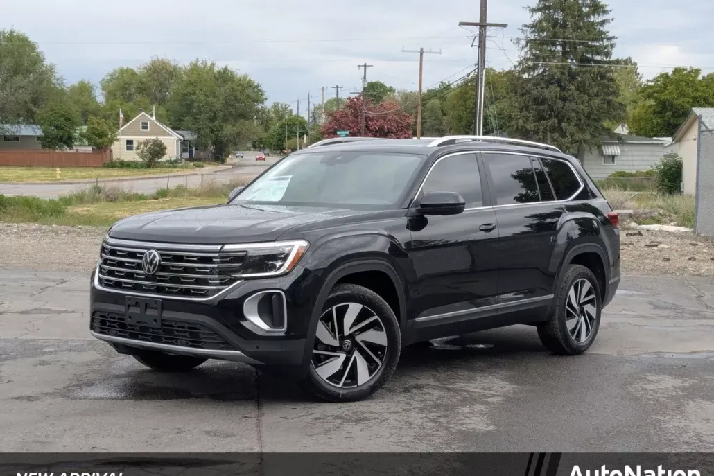 2025 Volkswagen Atlas SEL photo 1