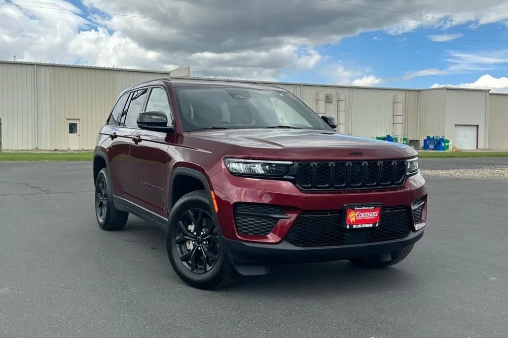 2024 Jeep Grand Cherokee Altitude photo 1