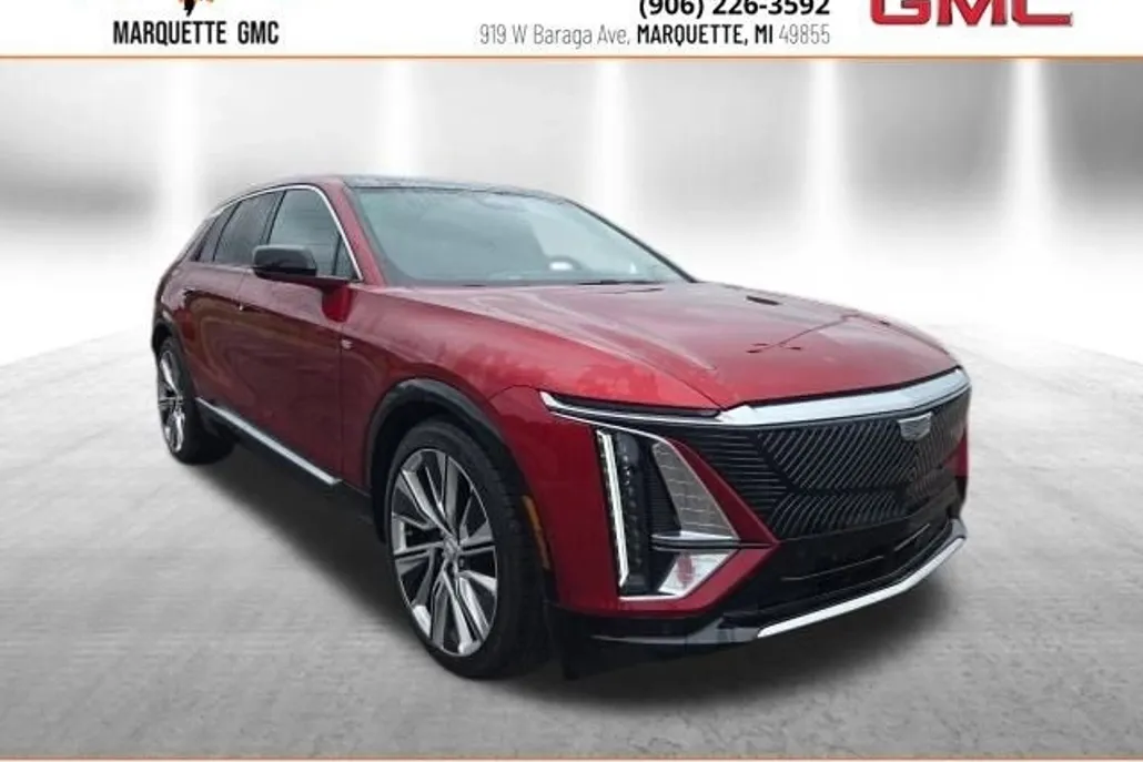 2024 Cadillac Lyriq Luxury photo 1