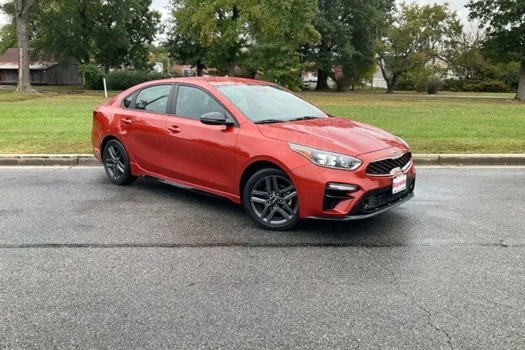 2021 Kia Forte GT-Line photo 1
