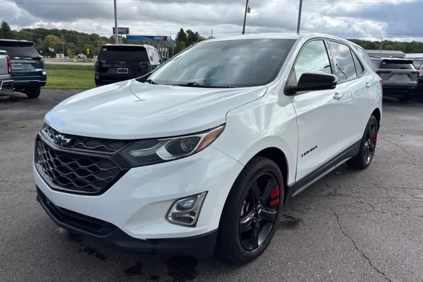 2019 Chevrolet Equinox LT photo 1