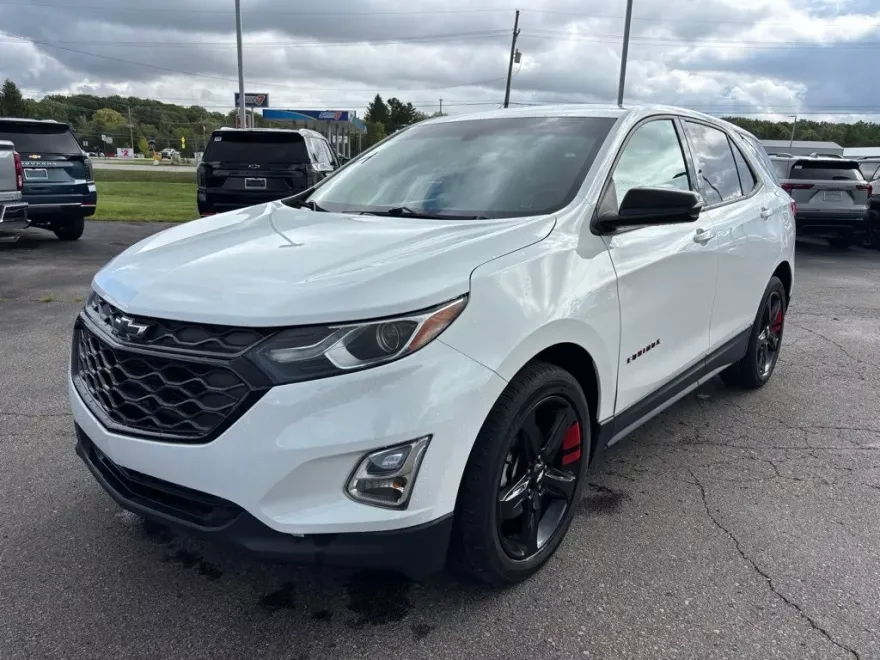 2019 Chevrolet Equinox LT photo 1