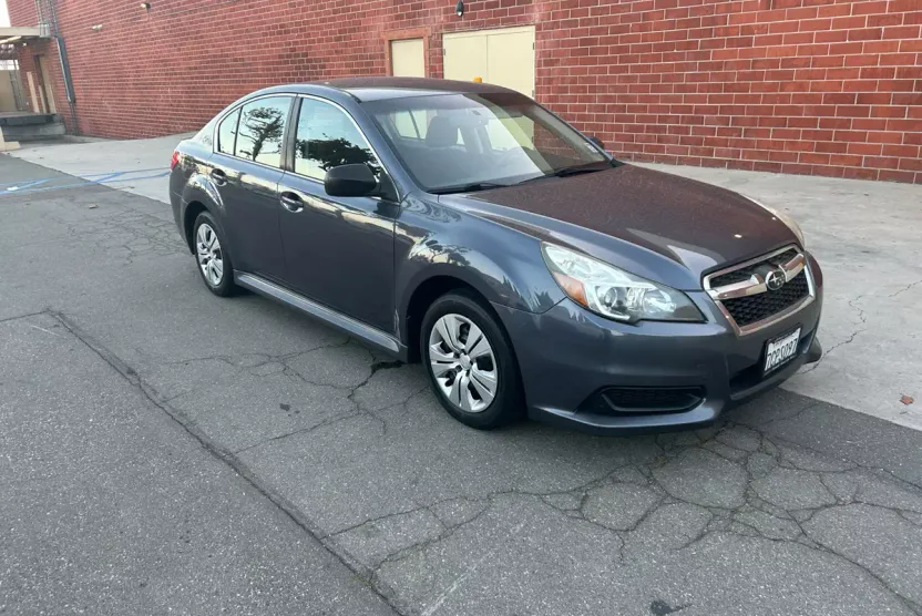 2014 Subaru Legacy 2.5i photo 1