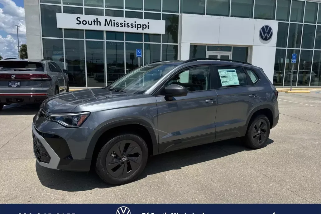 2025 Volkswagen Taos S photo 1