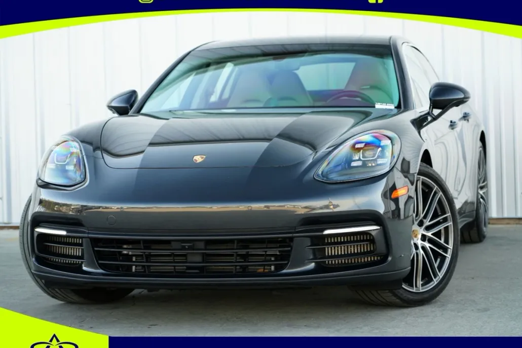 2019 Porsche Panamera 4S photo 1