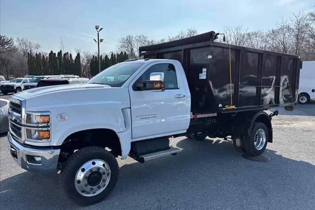 2024 Chevrolet Silverado 6500HD Work Truck photo 1