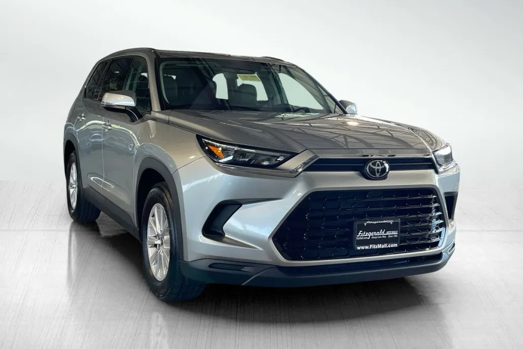 2025 Toyota Grand Highlander XLE photo 1