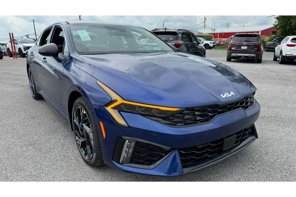 2025 Kia K5 GT-Line photo 1