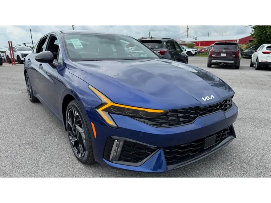 2025 Kia K5 GT-Line photo 1