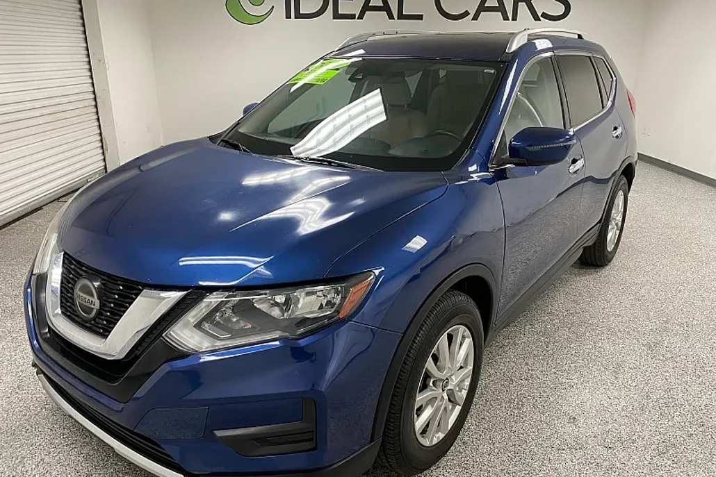 2019 Nissan Rogue SV photo 1