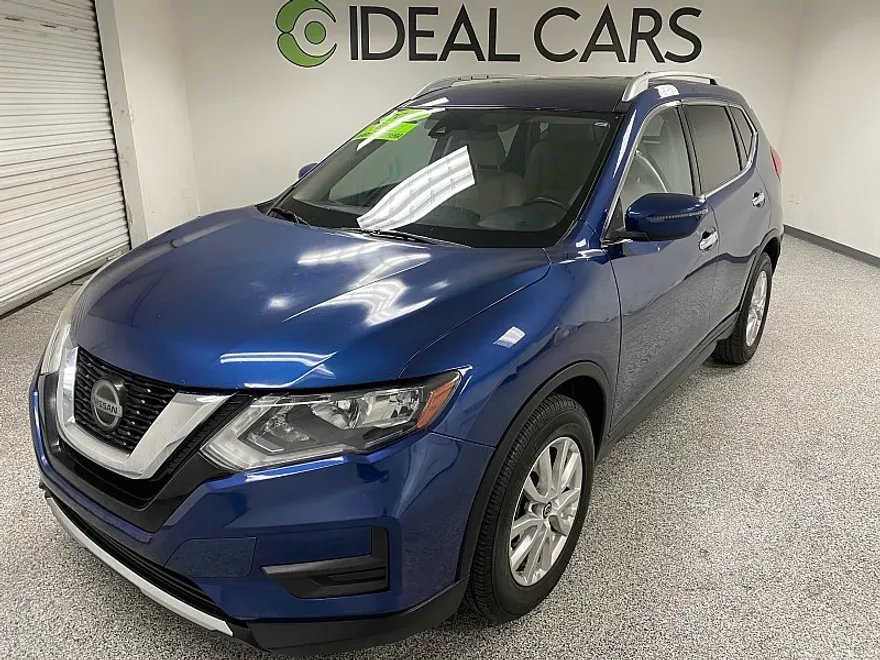 2019 Nissan Rogue SV photo 1