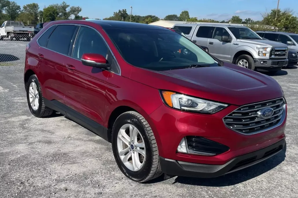 2019 Ford Edge SEL photo 1