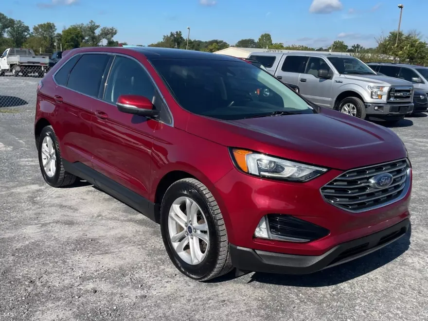 2019 Ford Edge SEL photo 1