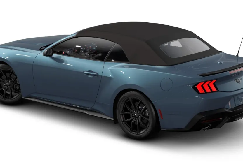 2025 Ford Mustang EcoBoost photo 1
