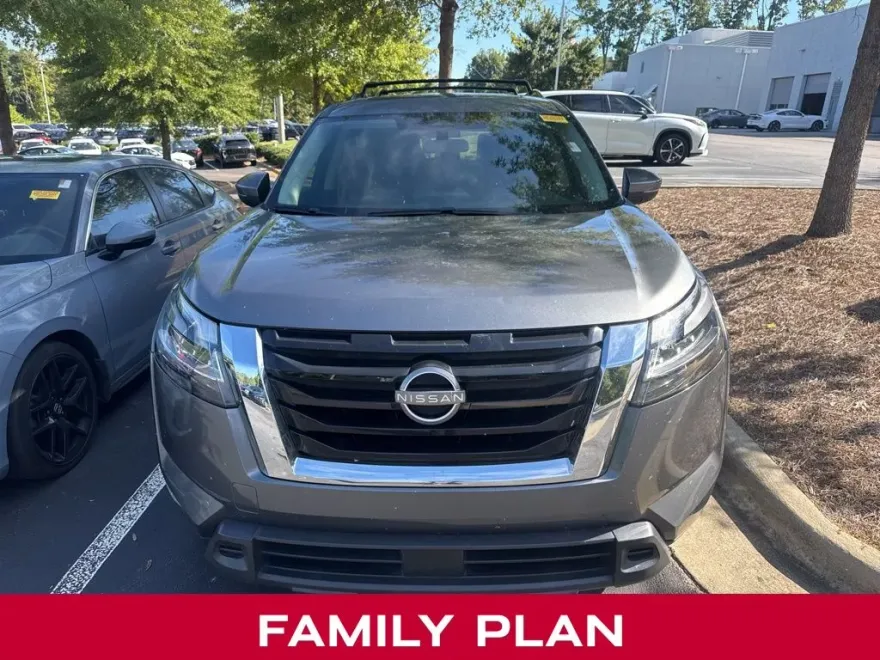 2022 Nissan Pathfinder SV photo 1