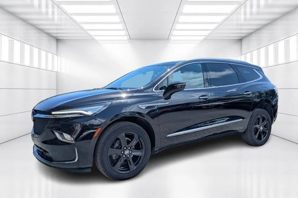 2024 Buick Enclave Essence photo 1