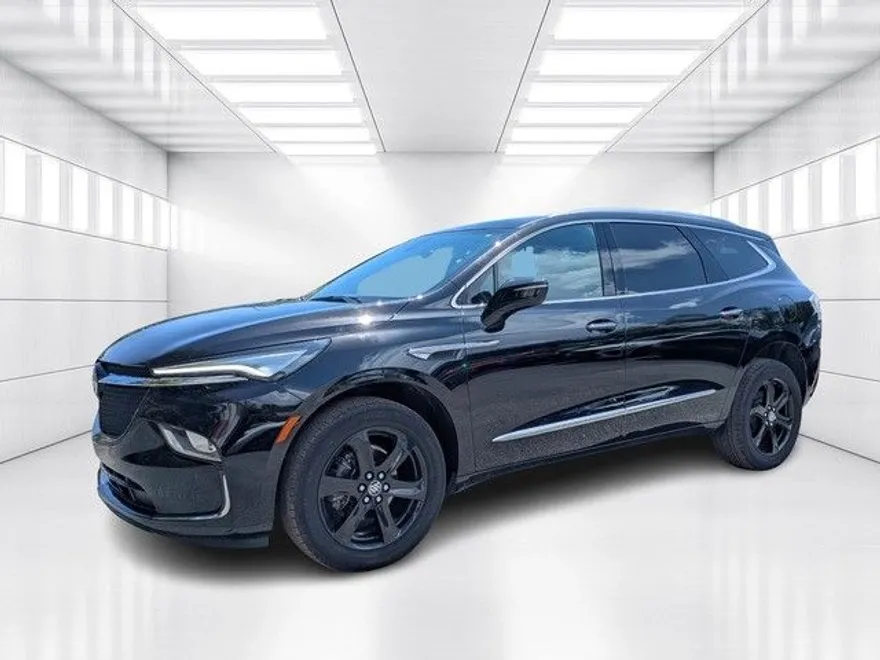 2024 Buick Enclave Essence photo 1