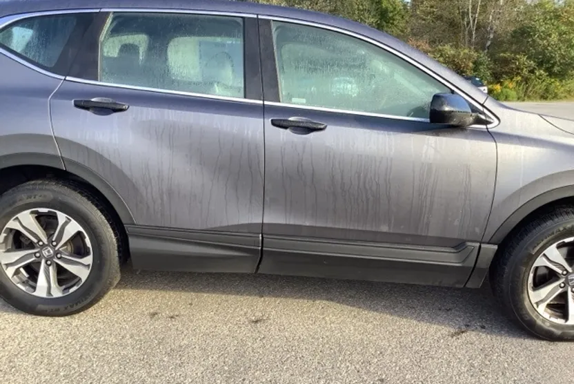 2017 Honda CR-V LX photo 1