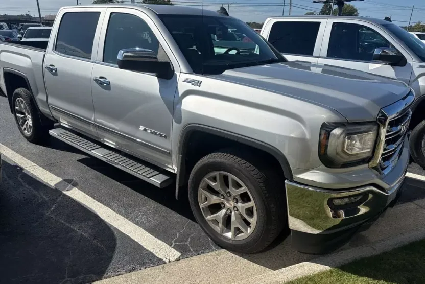 2018 Gmc Sierra 1500 SLT photo 1