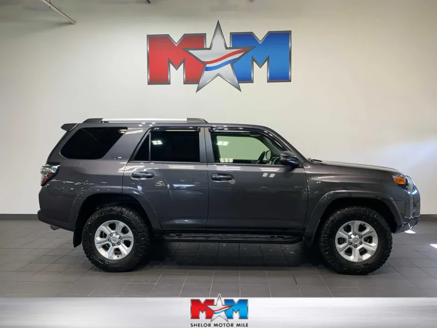 2022 Toyota 4Runner SR5 Premium photo 1