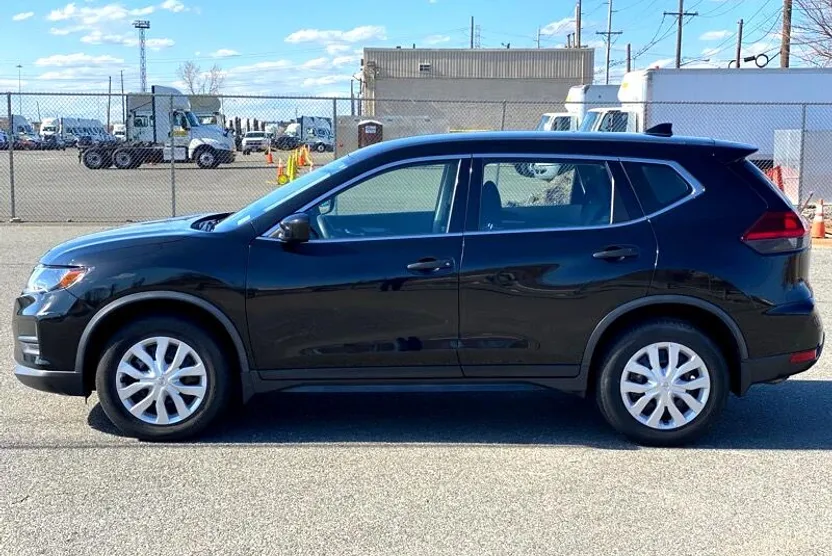 2018 Nissan Rogue S AWD photo 1