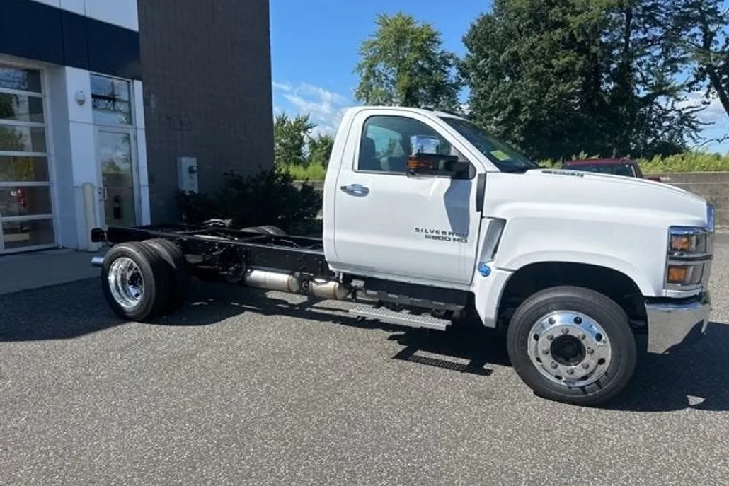 2024 Chevrolet Silverado 5500HD Work Truck photo 1