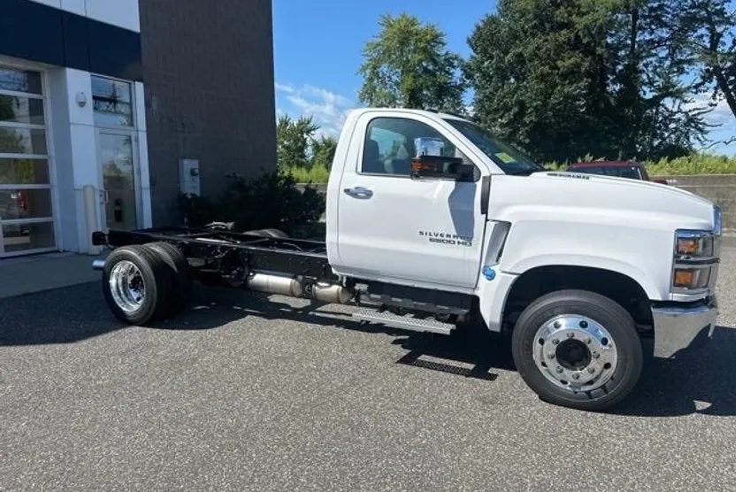 2024 Chevrolet Silverado 5500HD Work Truck photo 1