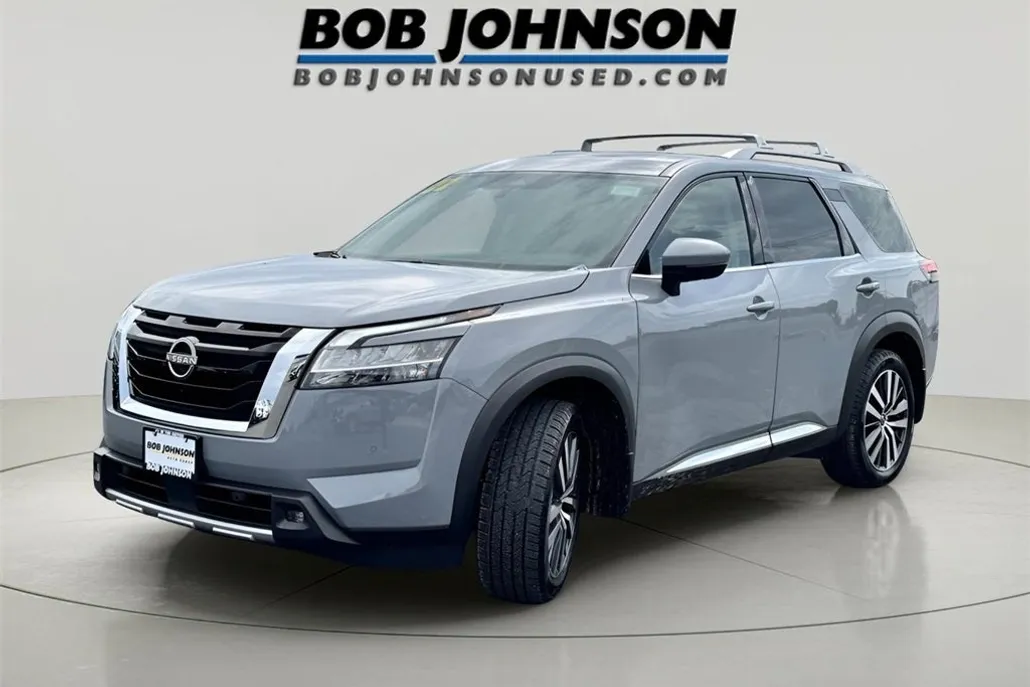 2022 Nissan Pathfinder Platinum photo 1