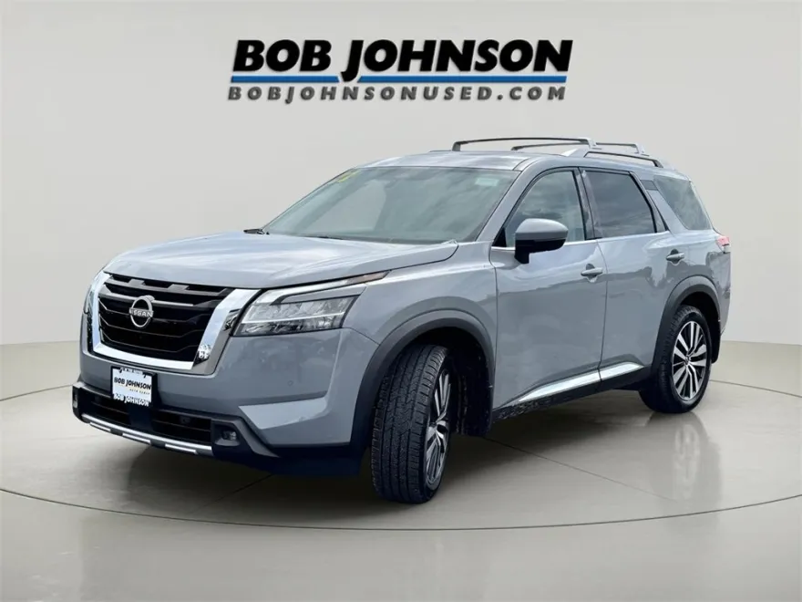 2022 Nissan Pathfinder Platinum photo 1