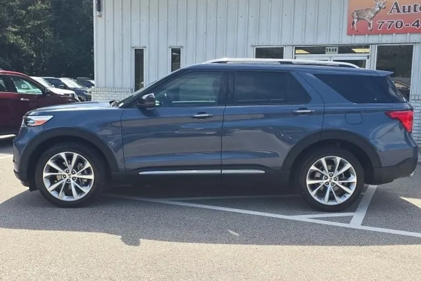 2021 Ford Explorer Platinum photo 1