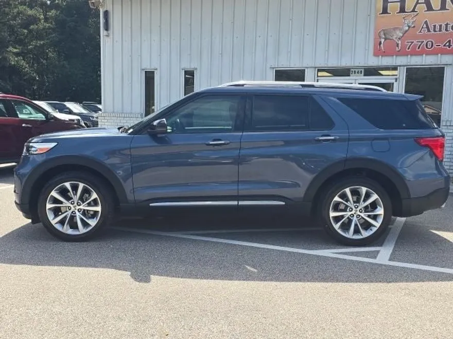 2021 Ford Explorer Platinum photo 1