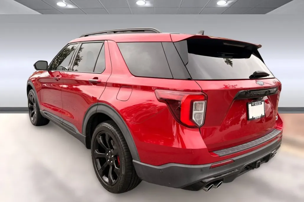 2021 Ford Explorer ST photo 1