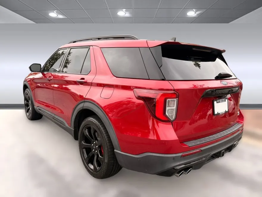 2021 Ford Explorer ST photo 1