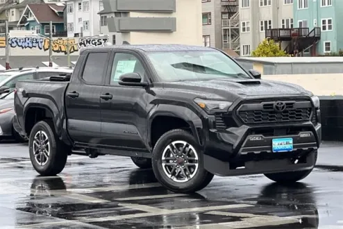2025 Toyota Tacoma TRD Sport photo 2