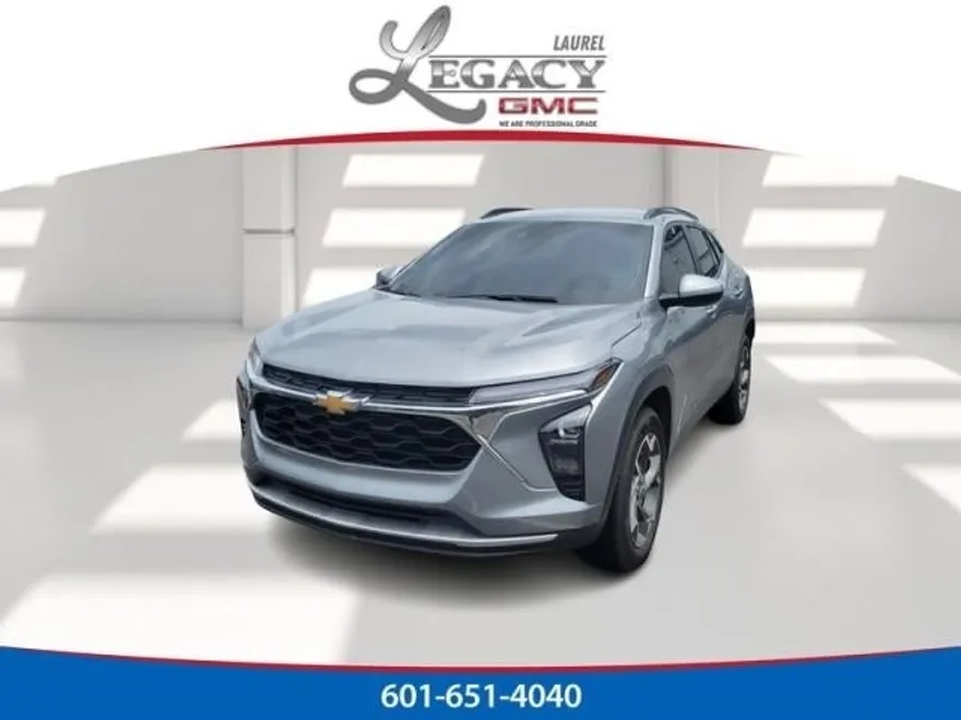 2025 Chevrolet Trax LT photo 1