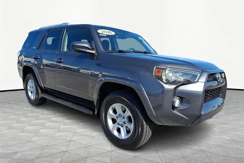 2016 Toyota 4Runner SR5 photo 1