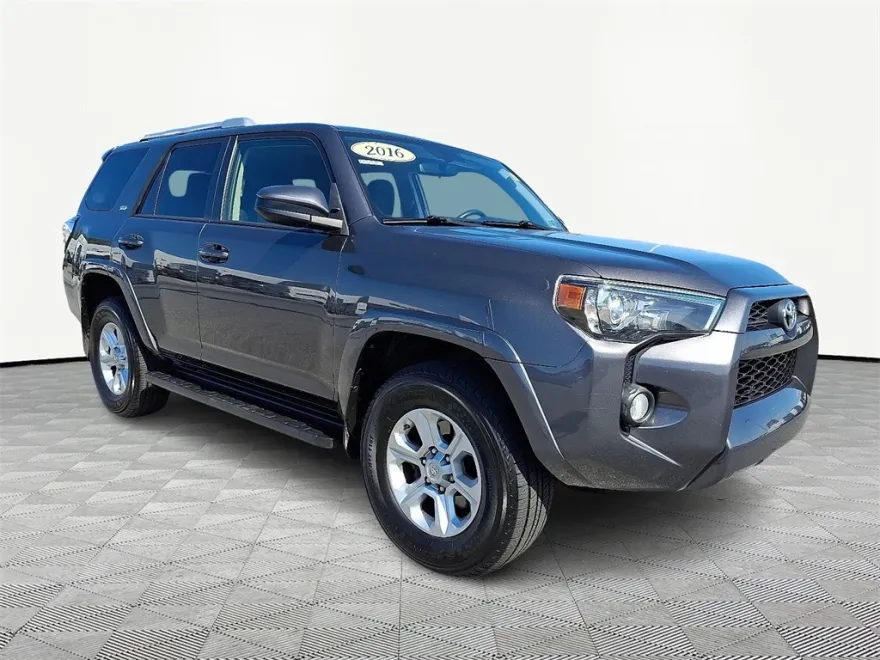 2016 Toyota 4Runner SR5 photo 1