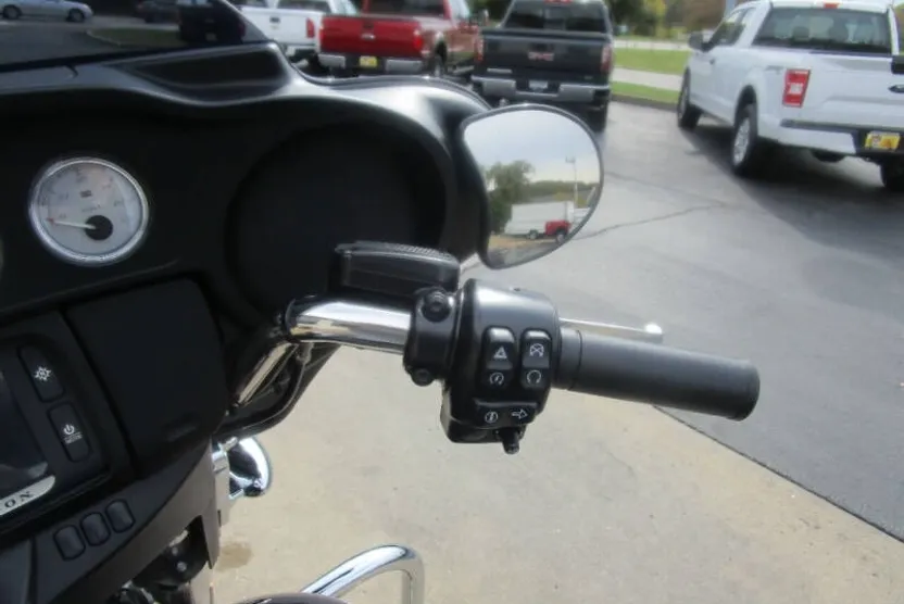 2018 Harley Davidson Street Glide FLHX photo 1