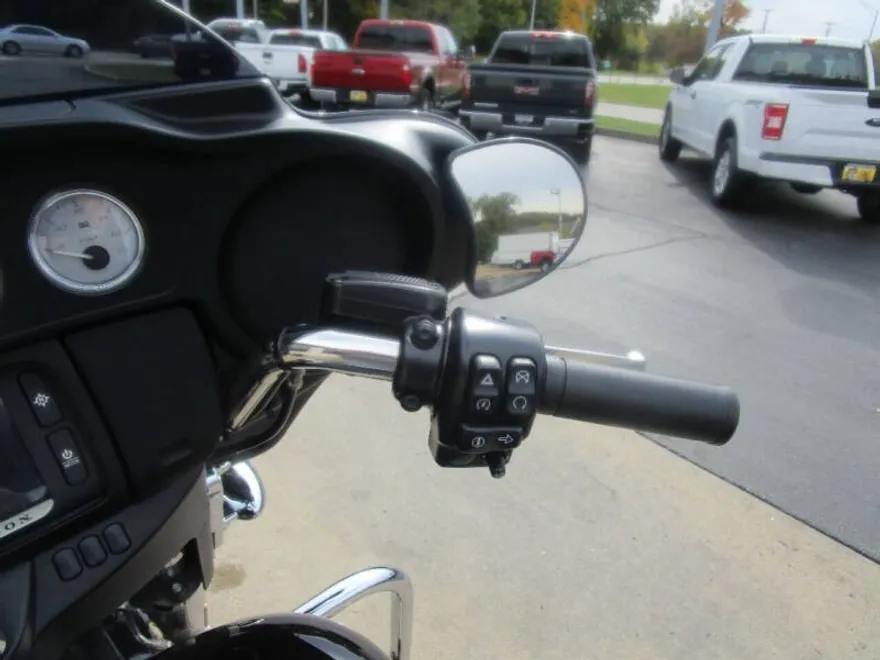 2018 Harley Davidson Street Glide FLHX photo 1