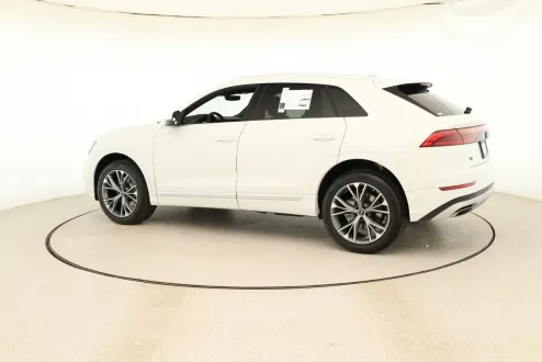 2025 Audi Q8 Premium photo 3