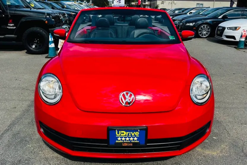 2013 Volkswagen Beetle Convertible 2.5L photo 1