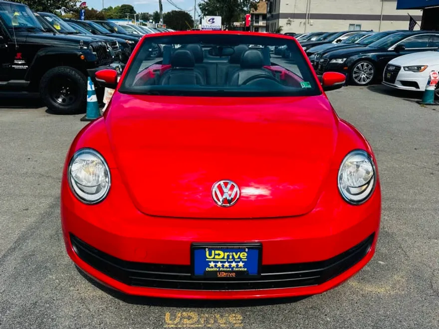 2013 Volkswagen Beetle Convertible 2.5L photo 1