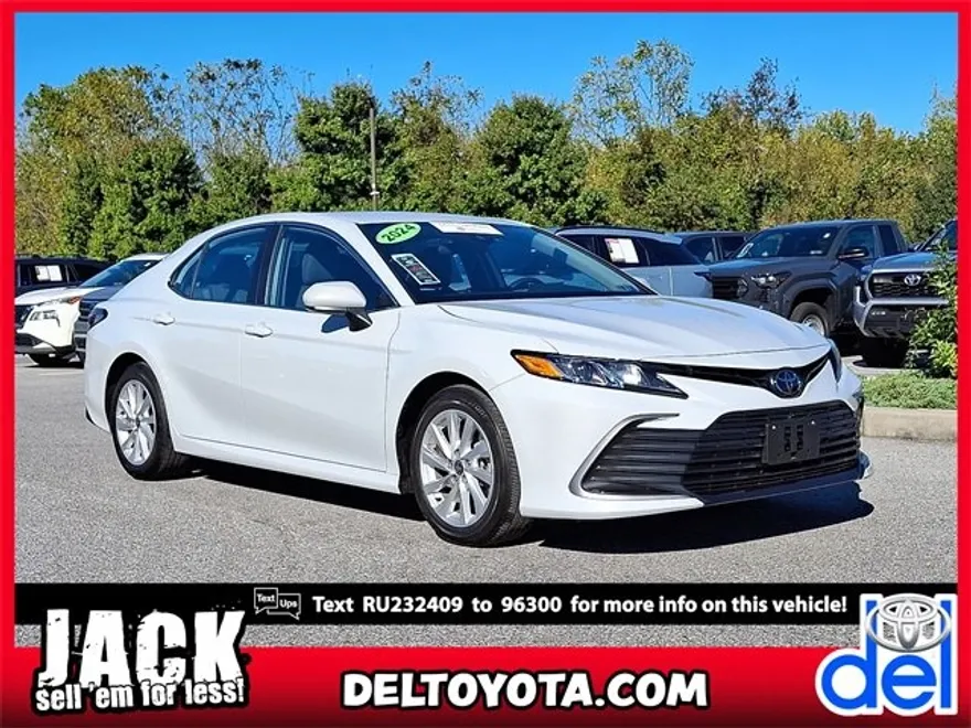 2024 Toyota Camry LE photo 1