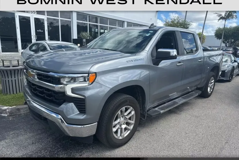 2023 Chevrolet Silverado 1500 LT photo 1