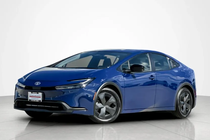 2024 Toyota Prius LE photo 1